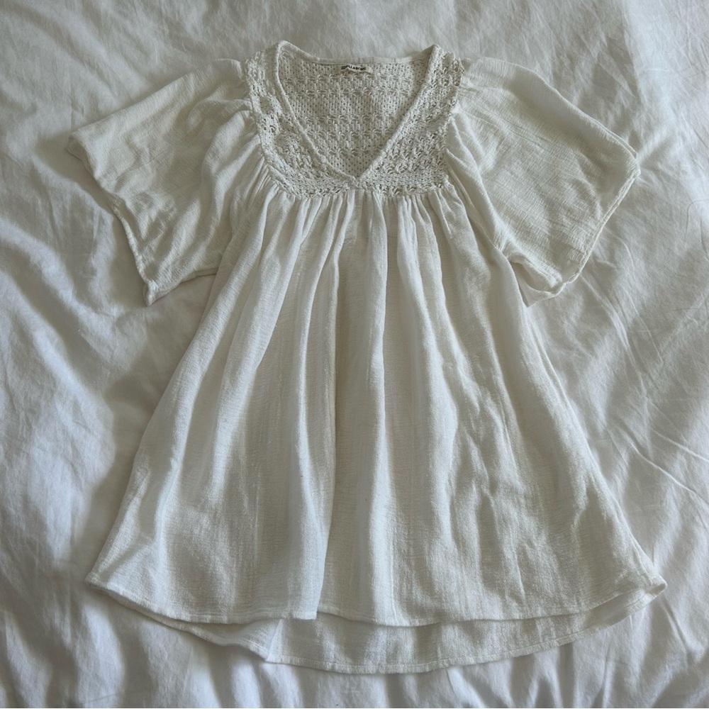 Billabong white linen/crochet tunic